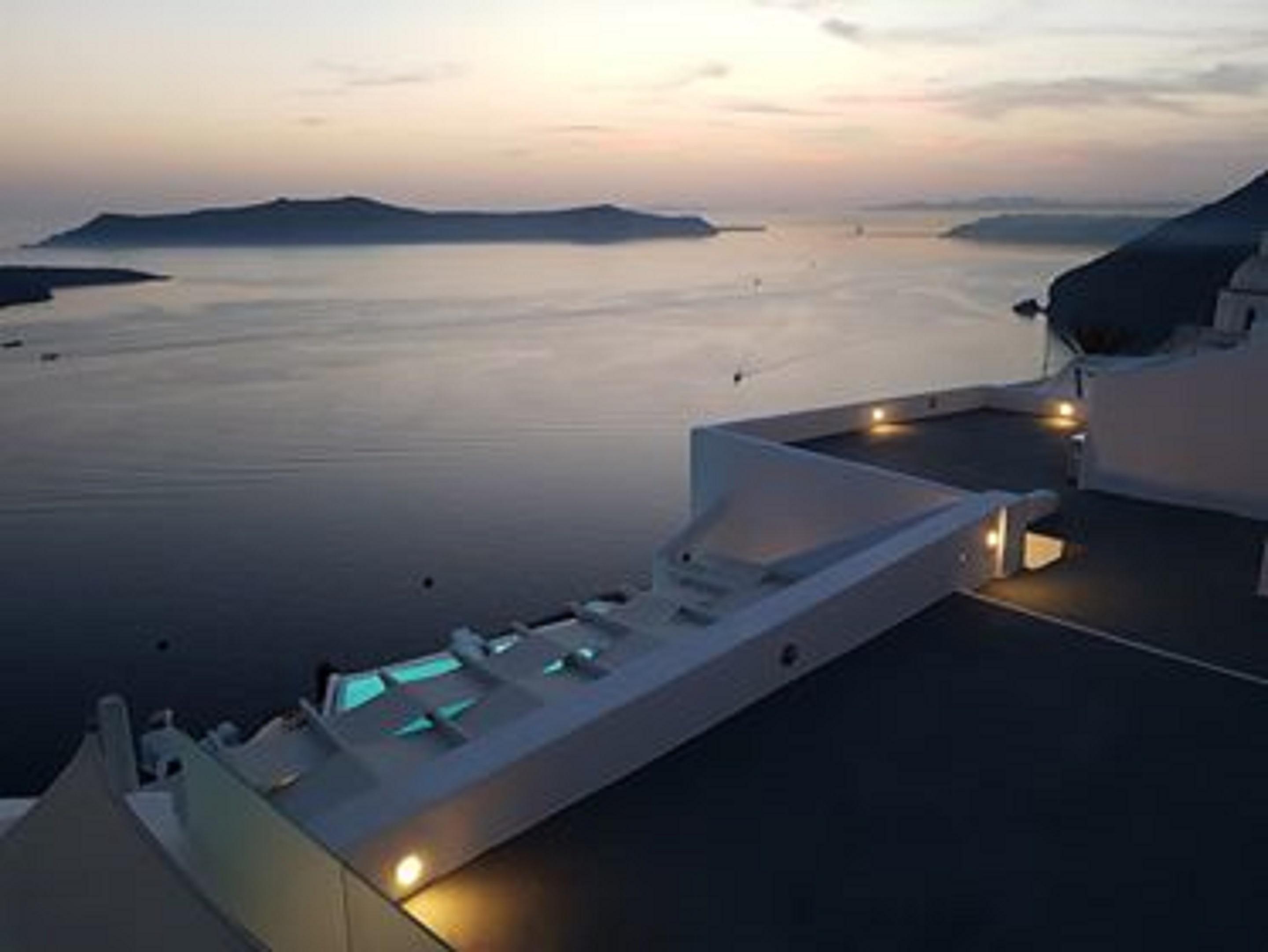 Adamant Suites (Adults Only) Фіра Екстер'єр фото